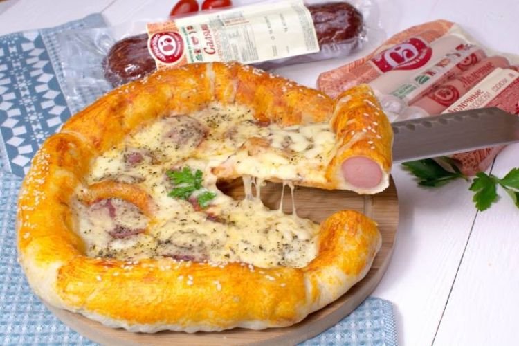 Пицца с сосисками