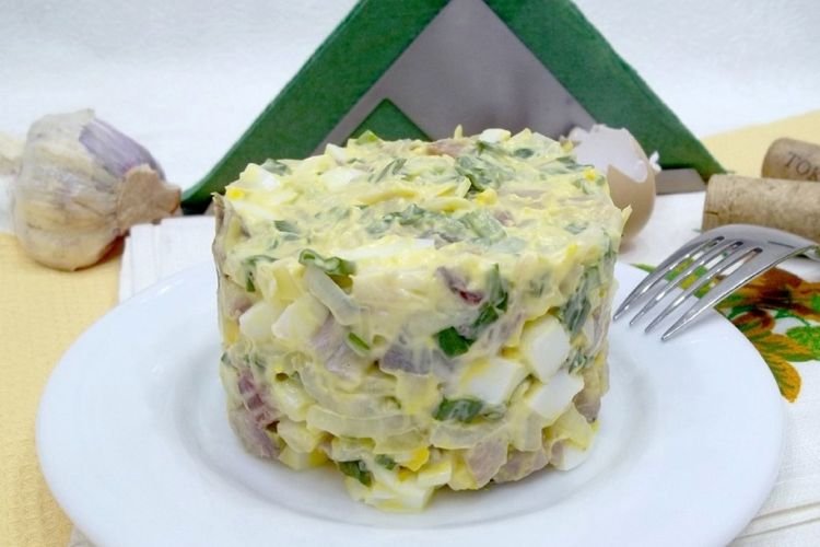 Салат с селедкой и картошкой