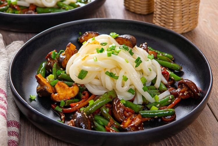 Удон с грибами шиитаке