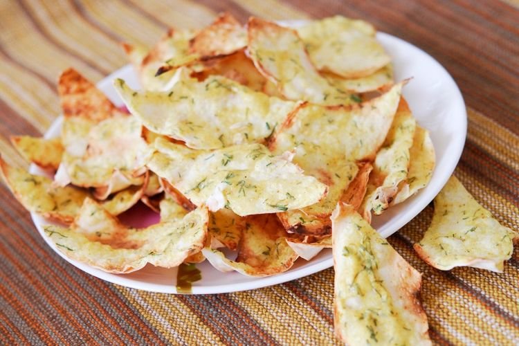 Чипсы из лаваша со сметаной и зеленью