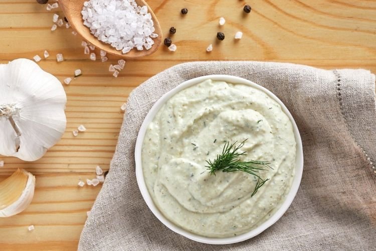 Сырно-майонезный соус для пиццы