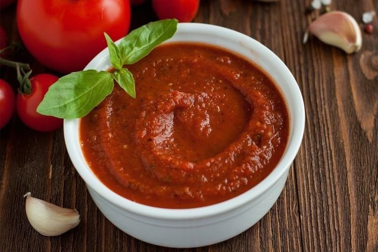 Соус для пиццы со свежим базиликом