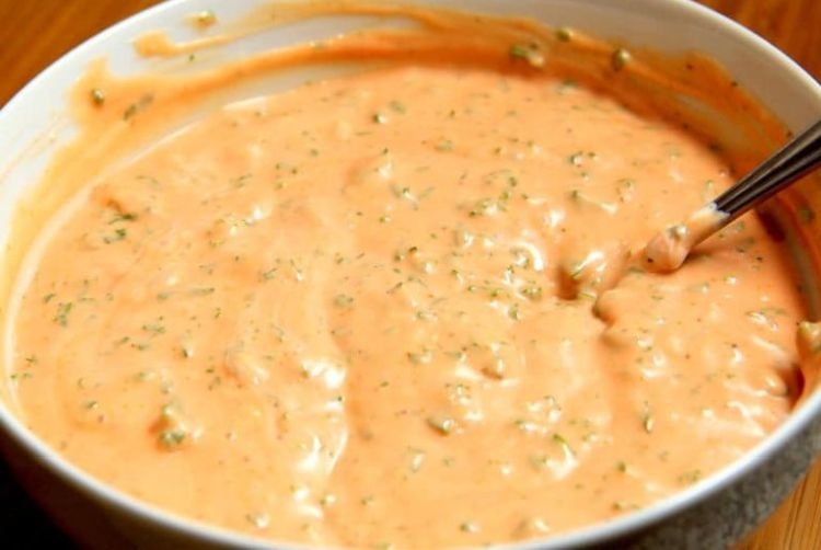 Соус из сметаны и томатной пасты