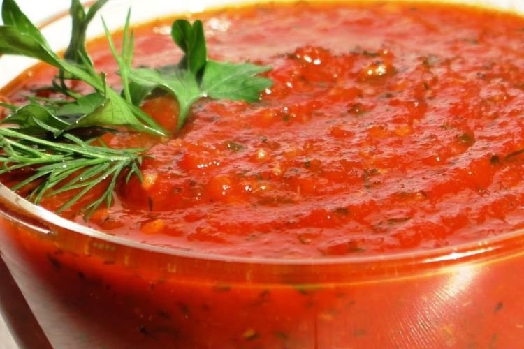 Быстрый томатный соус для пиццы