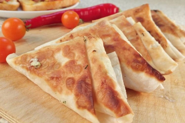 Конвертики из лаваша с капустой