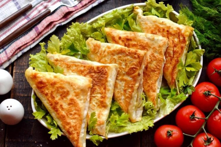 Конвертики из лаваша с адыгейским сыром