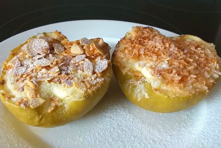 Запеченные яблоки с рикоттой