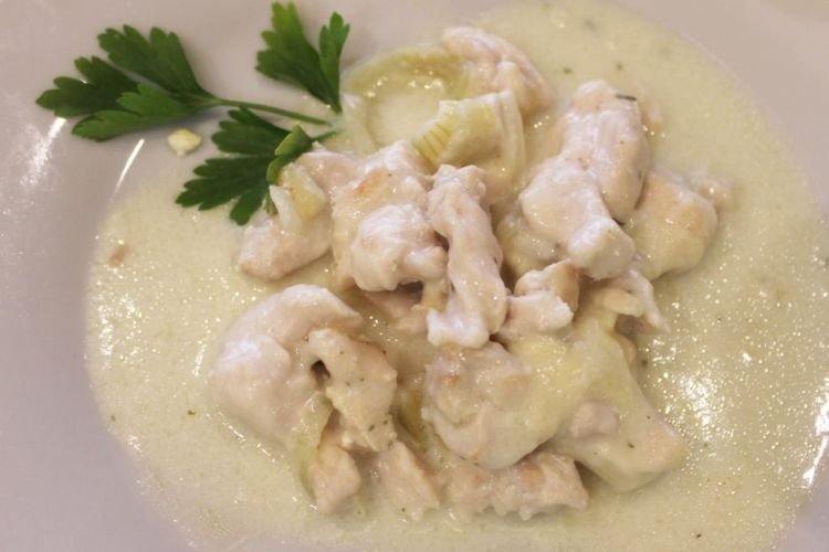 Фрикасе с курицей и цветной капустой