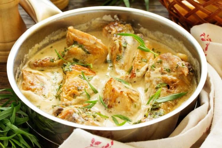 Фрикасе из курицы с белым вином