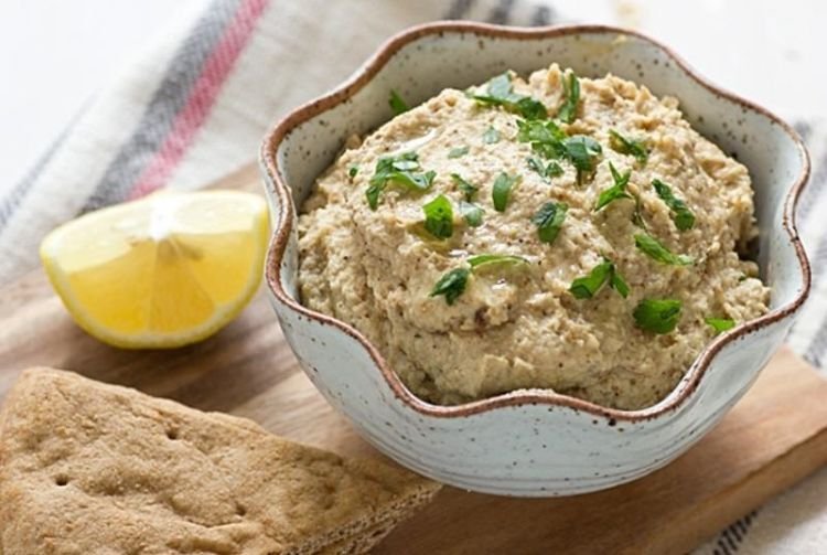 Капустный хумус с зеленью