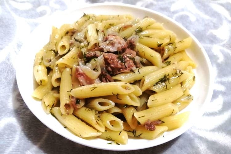 Макароны с тушенкой в мультиварке