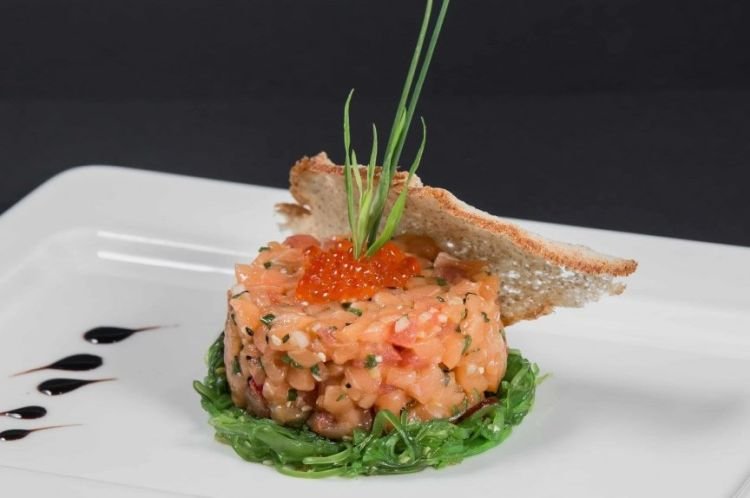 Тартар из копченого лосося