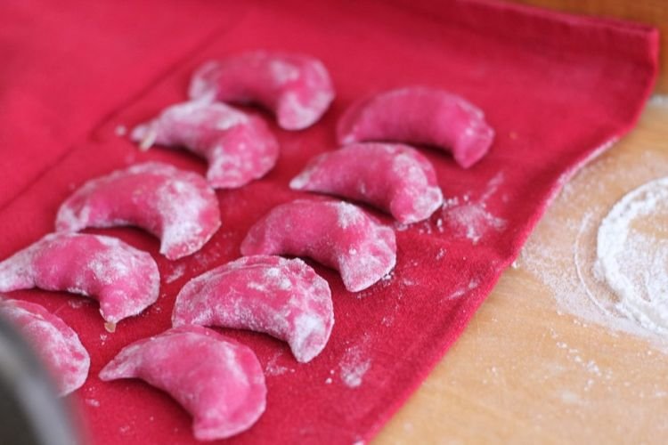 Тесто для вареников со свеклой