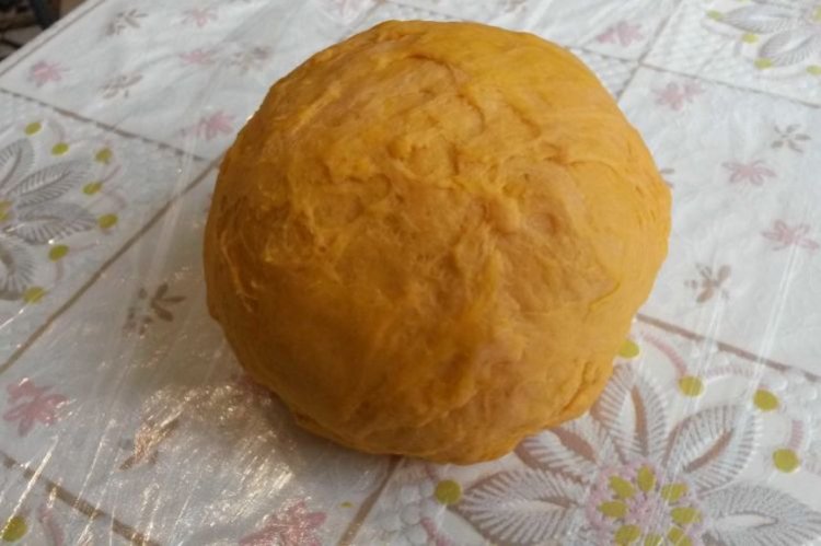 Тесто для вареников с куркумой
