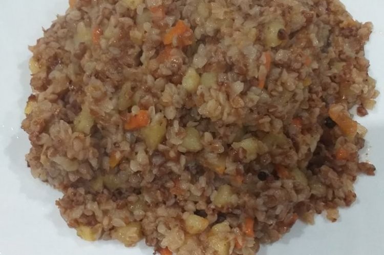 Гречка с тушенкой и картошкой