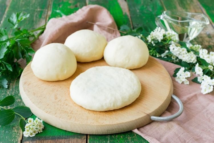 Тесто для беляшей на кислом молоке