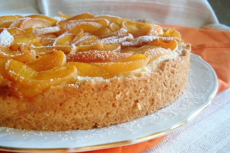 Пирог с мушмулой