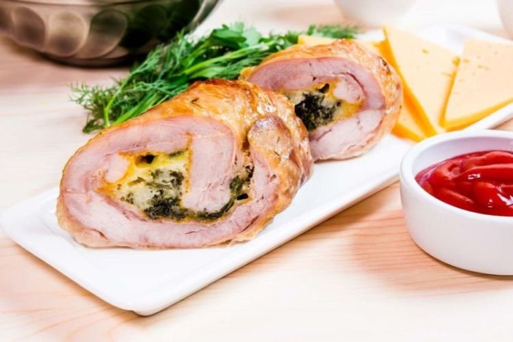 Рулет из индейки с кумкватом и апельсином