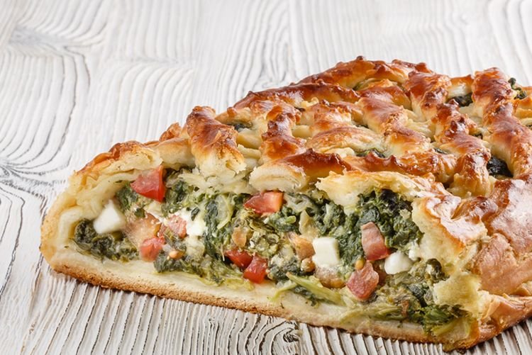 С помидорами, зеленью и брынзой