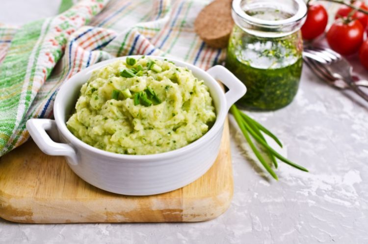 С картошкой и зеленым луком