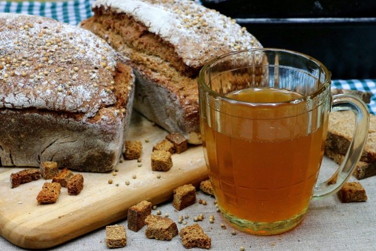 Квас из цикория и ржаного хлеба