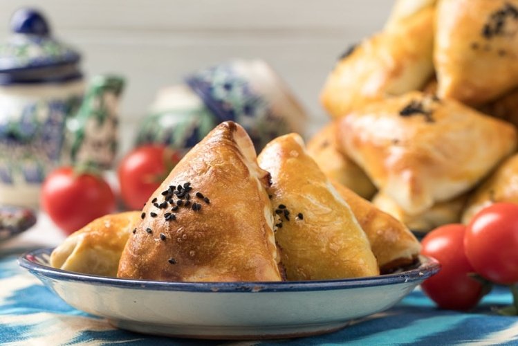 Самса с курицей и грибами