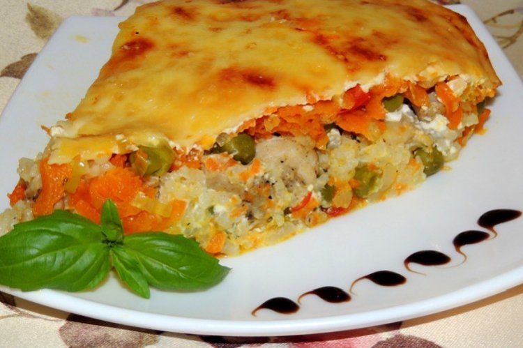 Рисовая запеканка с курицей и овощами