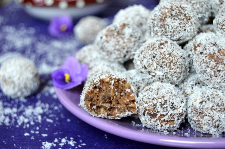 Пирожное «Картошка» из сушек с черносливом