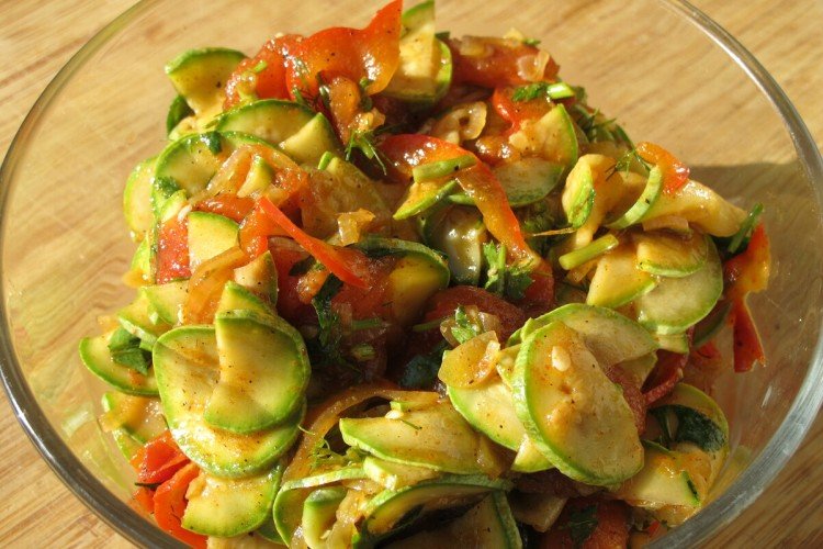 Кабачки по-корейски с болгарским перцем