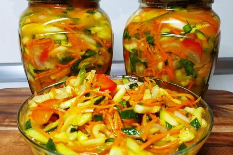 Огурцы по-корейски с болгарским перцем