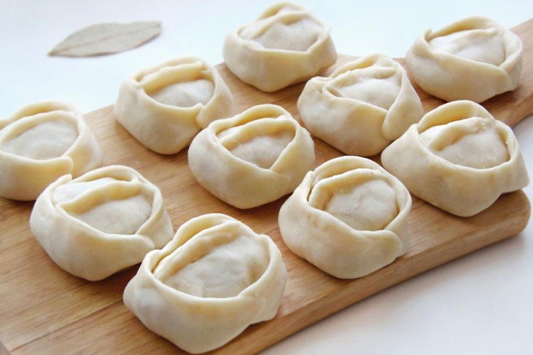 Тесто на манты на воде с яйцами