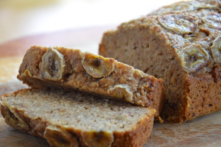 Банановый хлеб со ржаной и льняной мукой