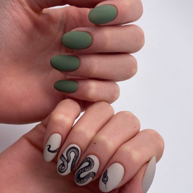 Маникюр «змея»
