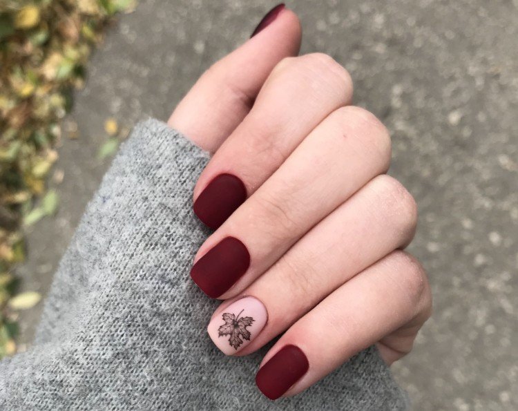 Осенний матовый маникюр