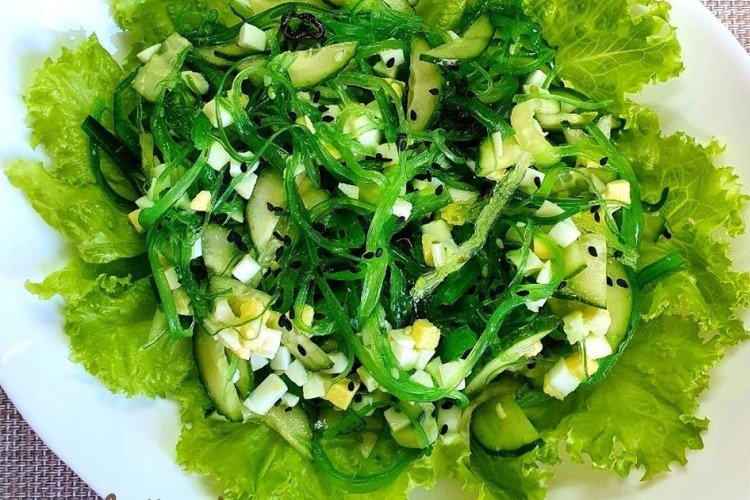 Салат Чука с огурцом и яйцом