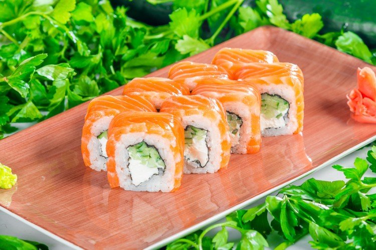 Роллы Филадельфия с копченым лососем