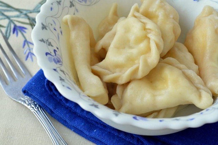 Дрожжевые вареники с творогом