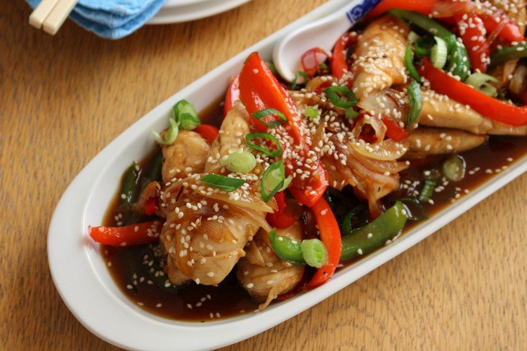 Курица с цукини в соусе терияки