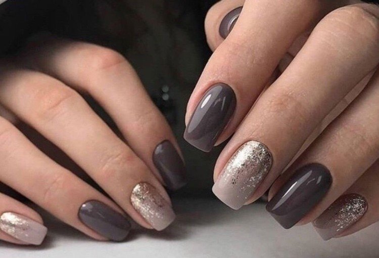 Серо-коричневый маникюр