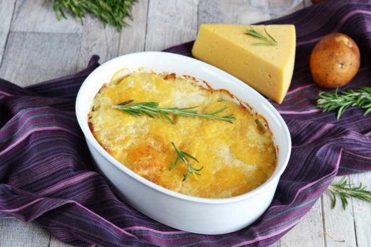 Запеченная картошка с опятами