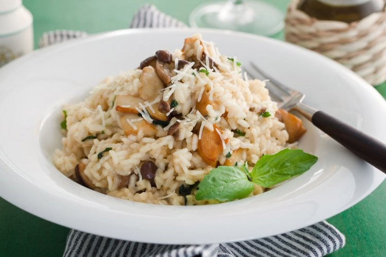 Рис с опятами