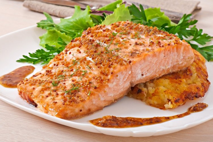 Лосось с медом в духовке