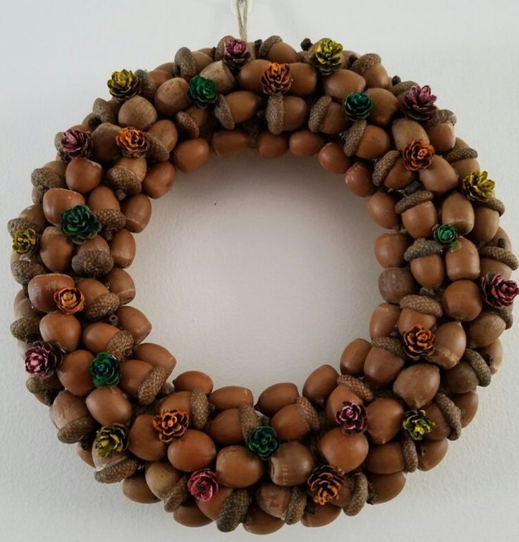 Венок из желудей