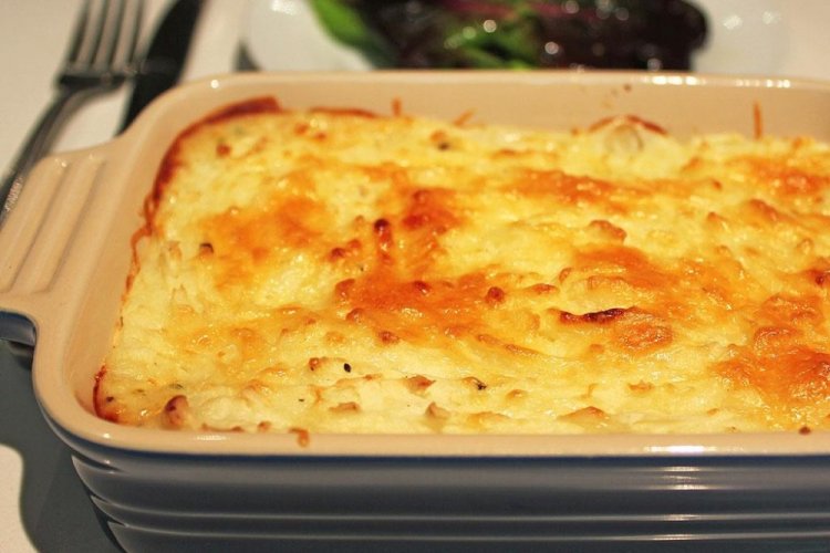 Рыба с картошкой под сыром