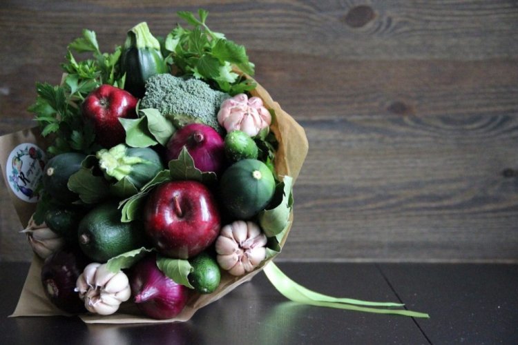 Букет из овощей и фруктов