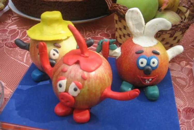 Смешарики из яблок
