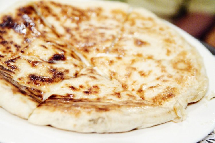 Хачапури с мясом и сыром