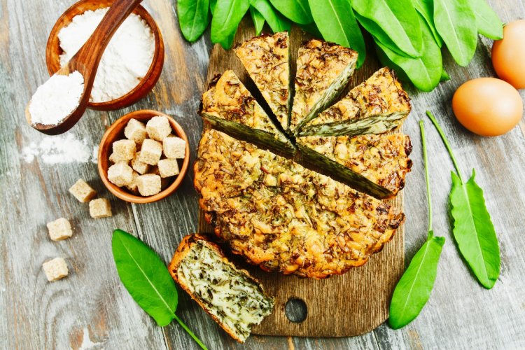 15 рецептов пирогов со щавелем, которые получаются всегда