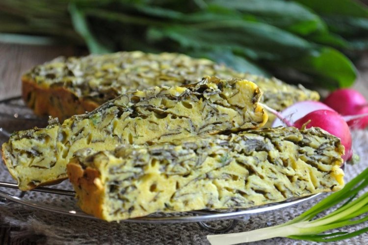 Пирог со щавелем и сметаной