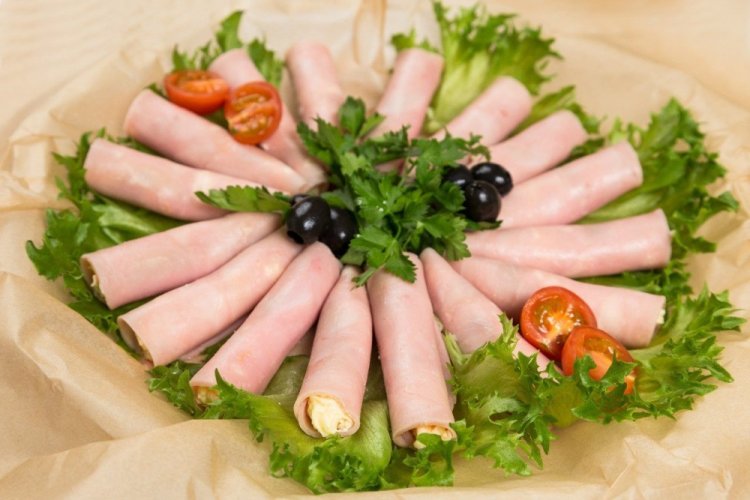 Рулетики из ветчины с пармезаном